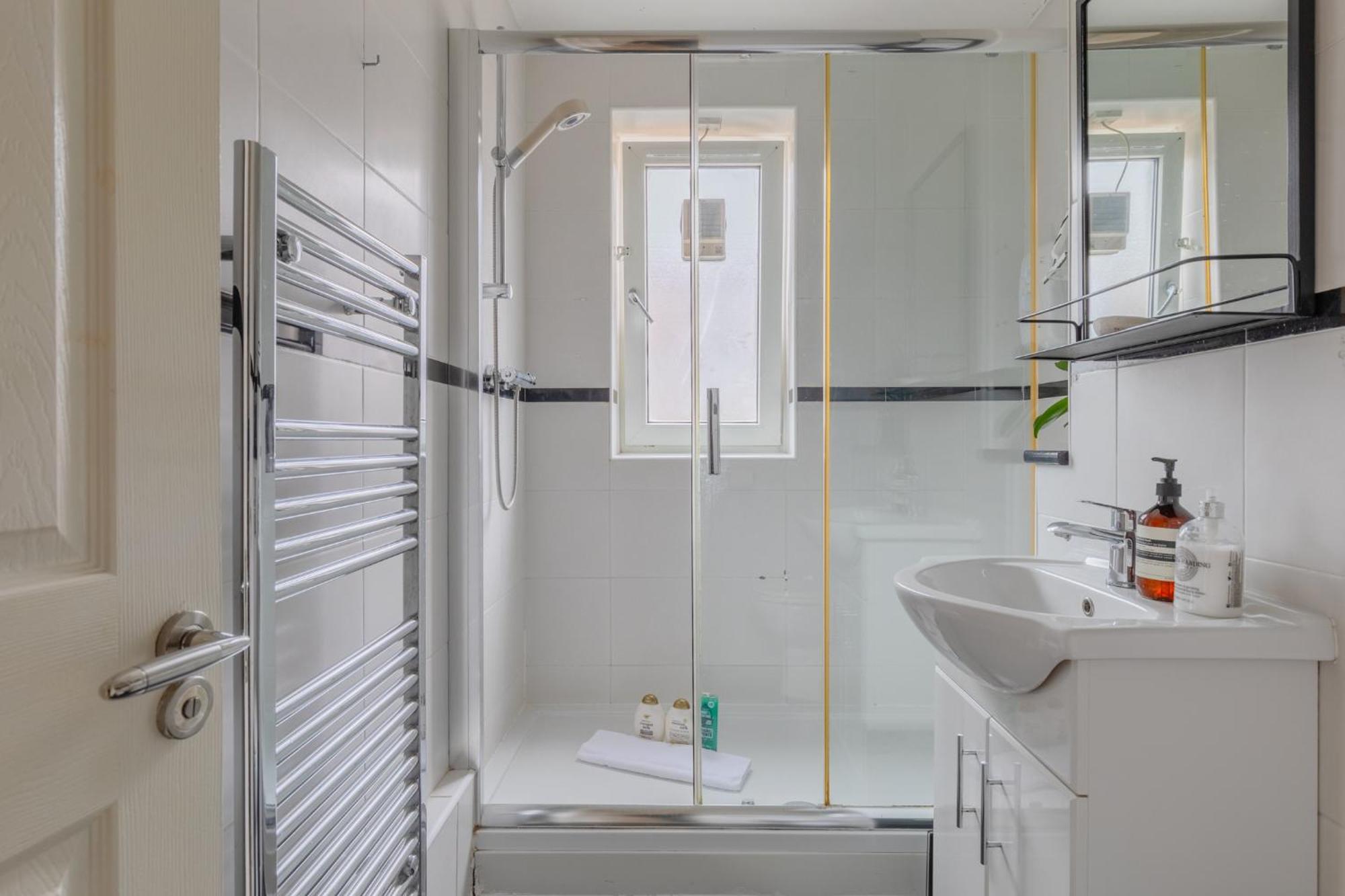 Stylish 2bd With Private Garden Nine Elms Londra
