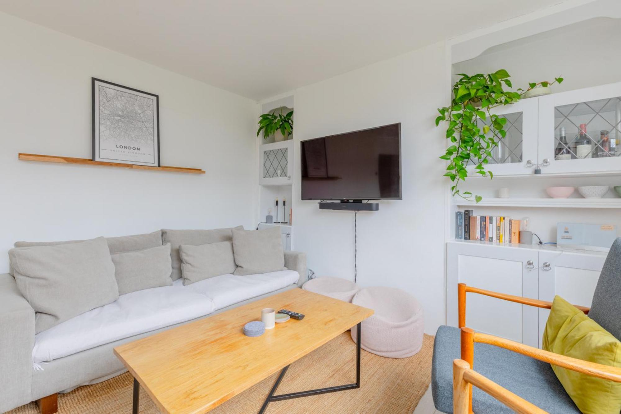 Stylish 2bd With Private Garden Nine Elms Londra