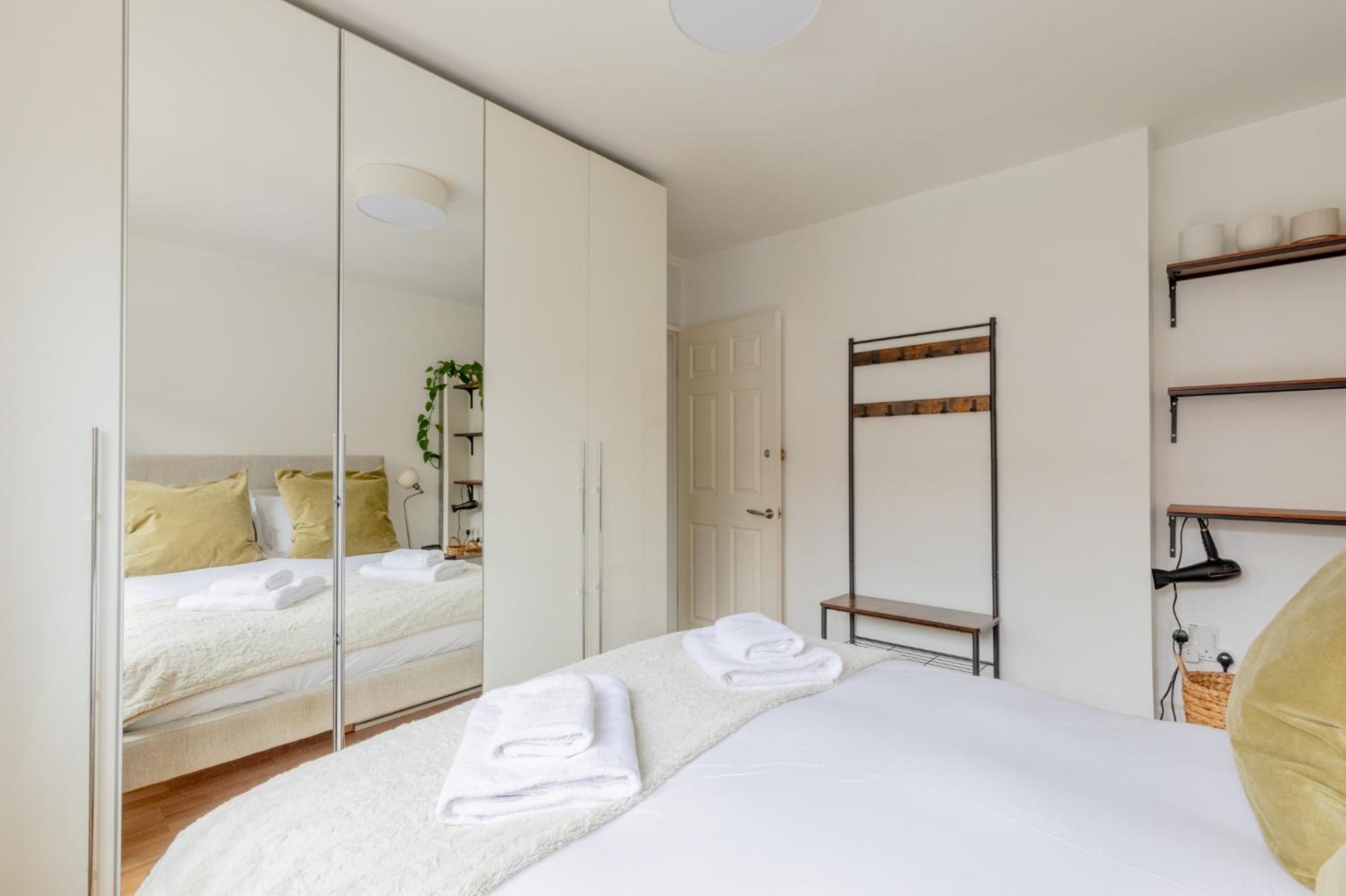 Stylish 2bd With Private Garden Nine Elms Appartamento