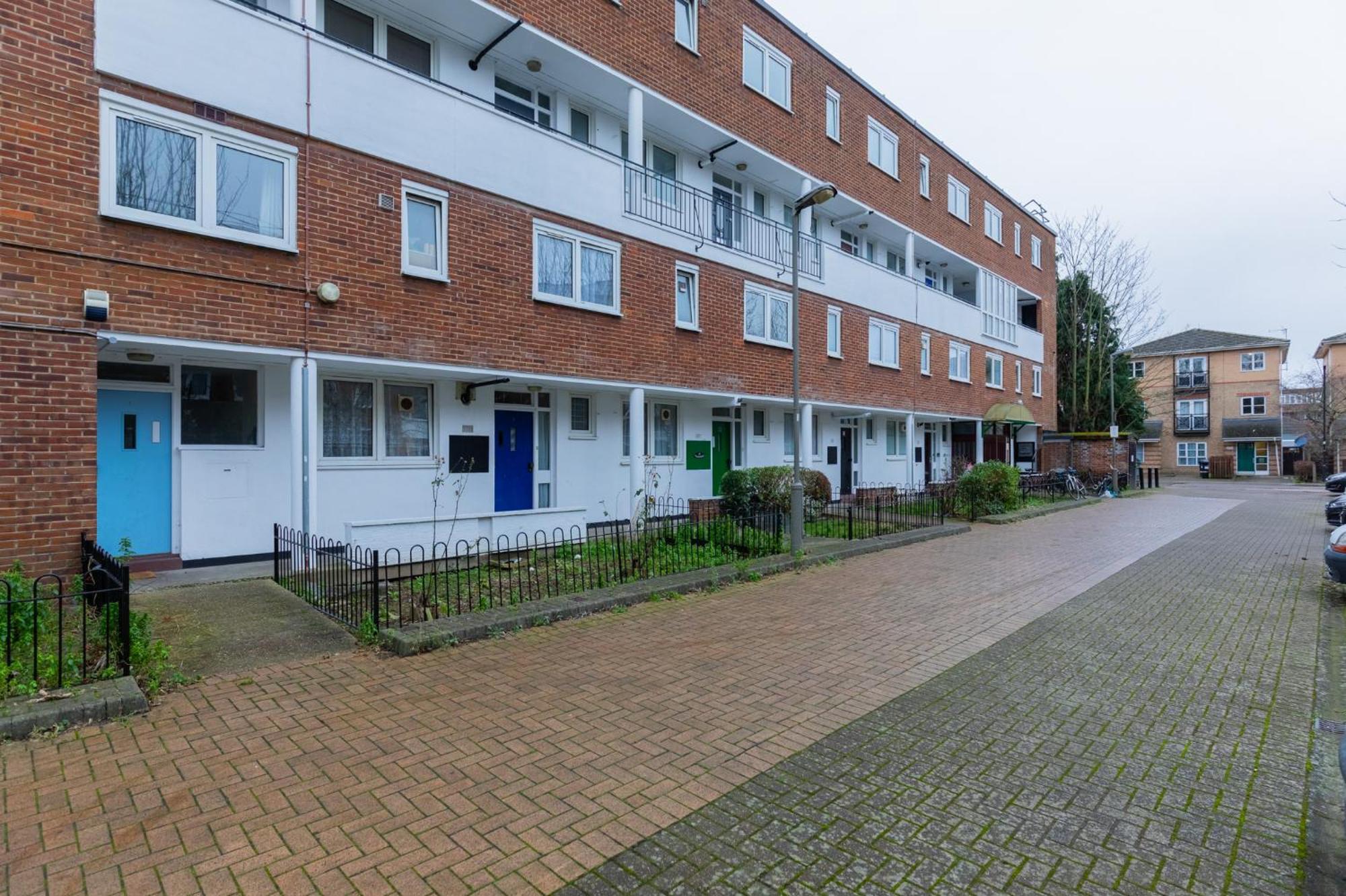 Stylish 2bd With Private Garden Nine Elms Appartamento