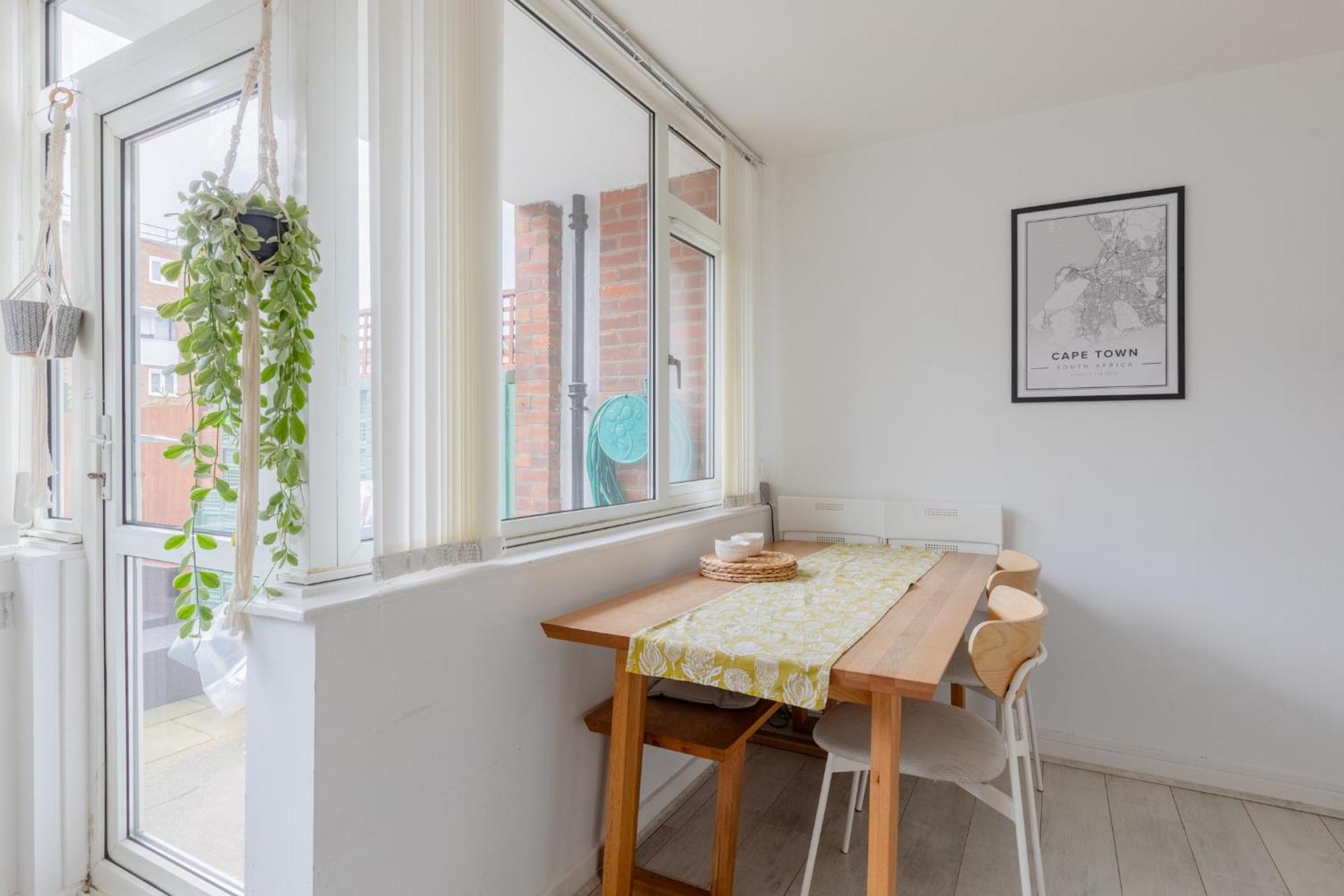 Appartamento Stylish 2bd With Private Garden Nine Elms Londra