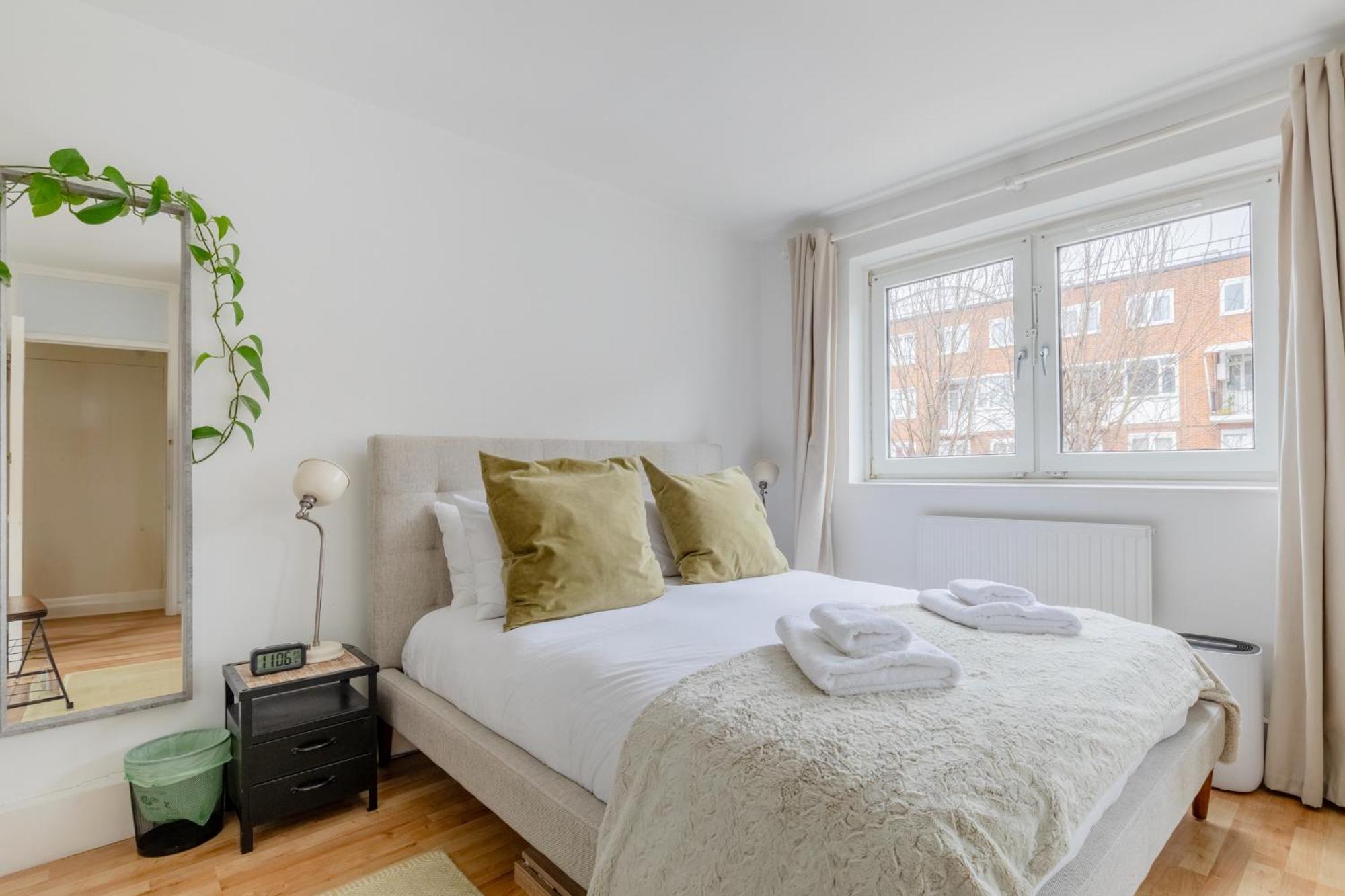 Stylish 2bd With Private Garden Nine Elms Londra