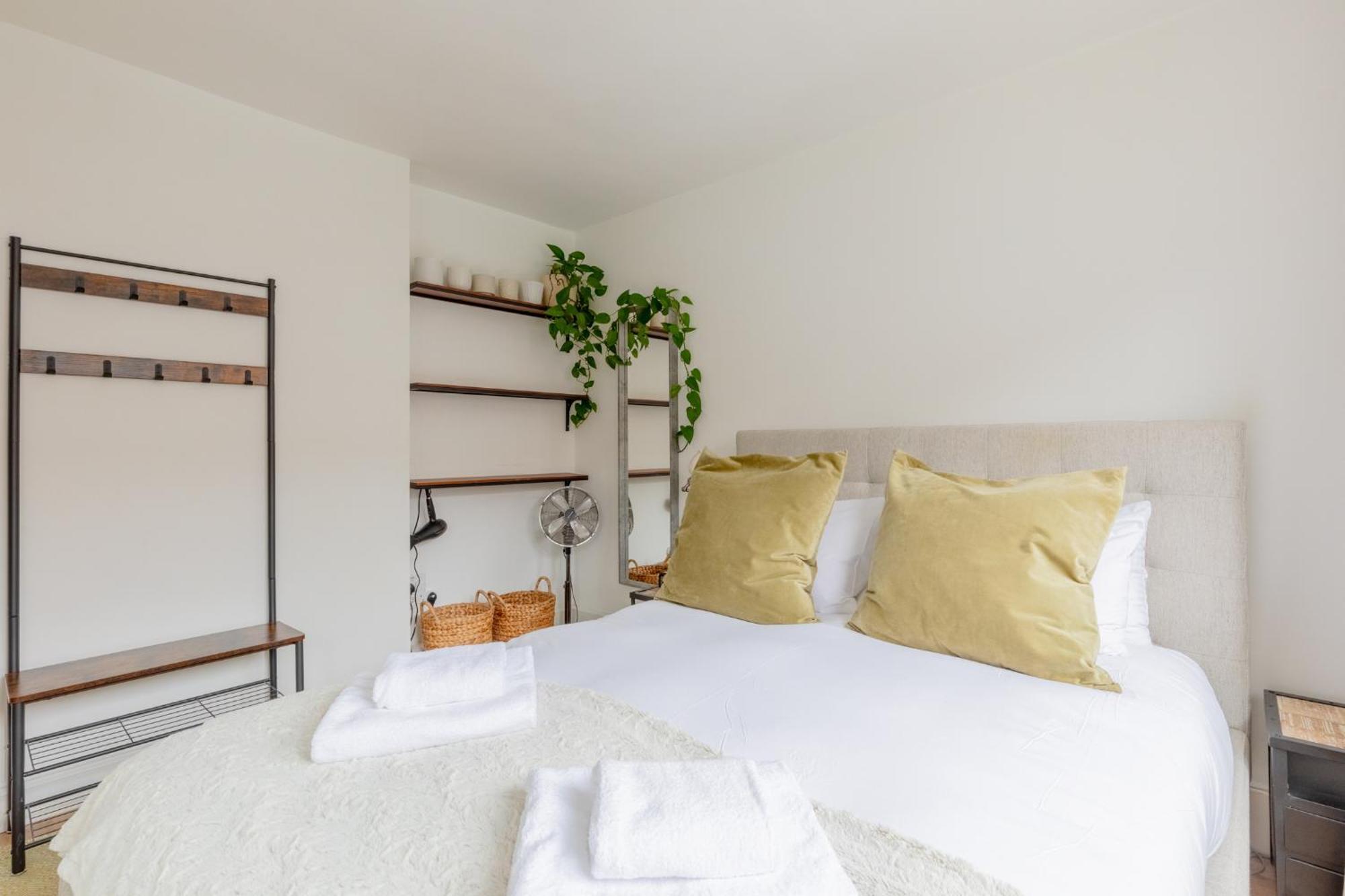 Stylish 2bd With Private Garden Nine Elms Appartamento